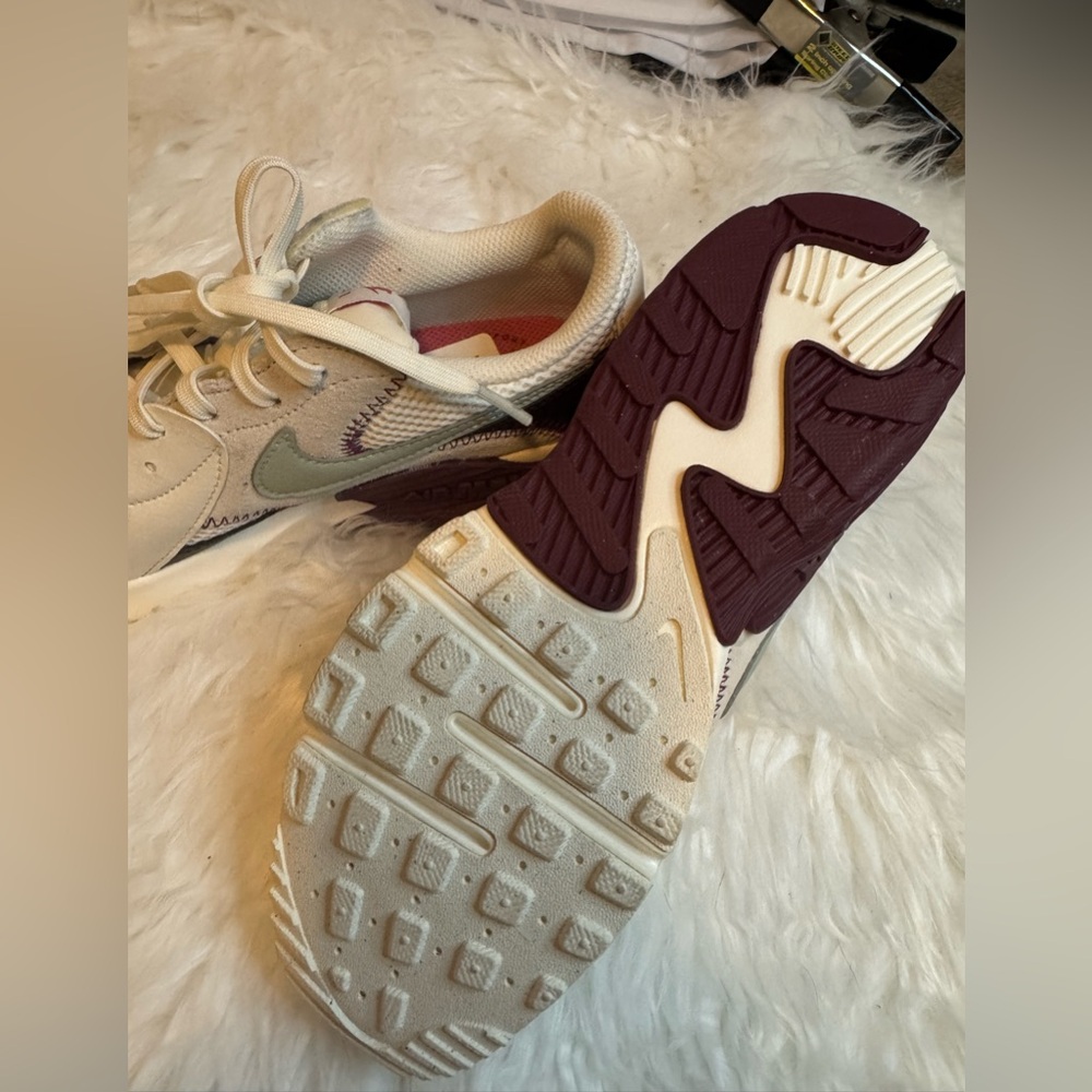 Nike Air Max SIZE 6 NEW White with Maroon and Grey details - Picture 8 of 11